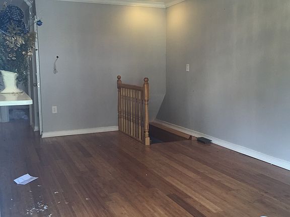 5th image of 10714 Watson Pl