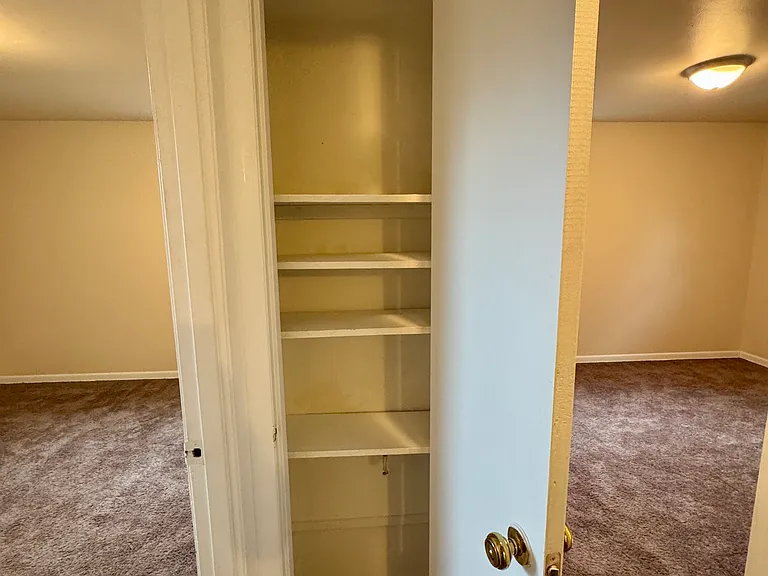 477 E Stafford Ave #D — Photo 9