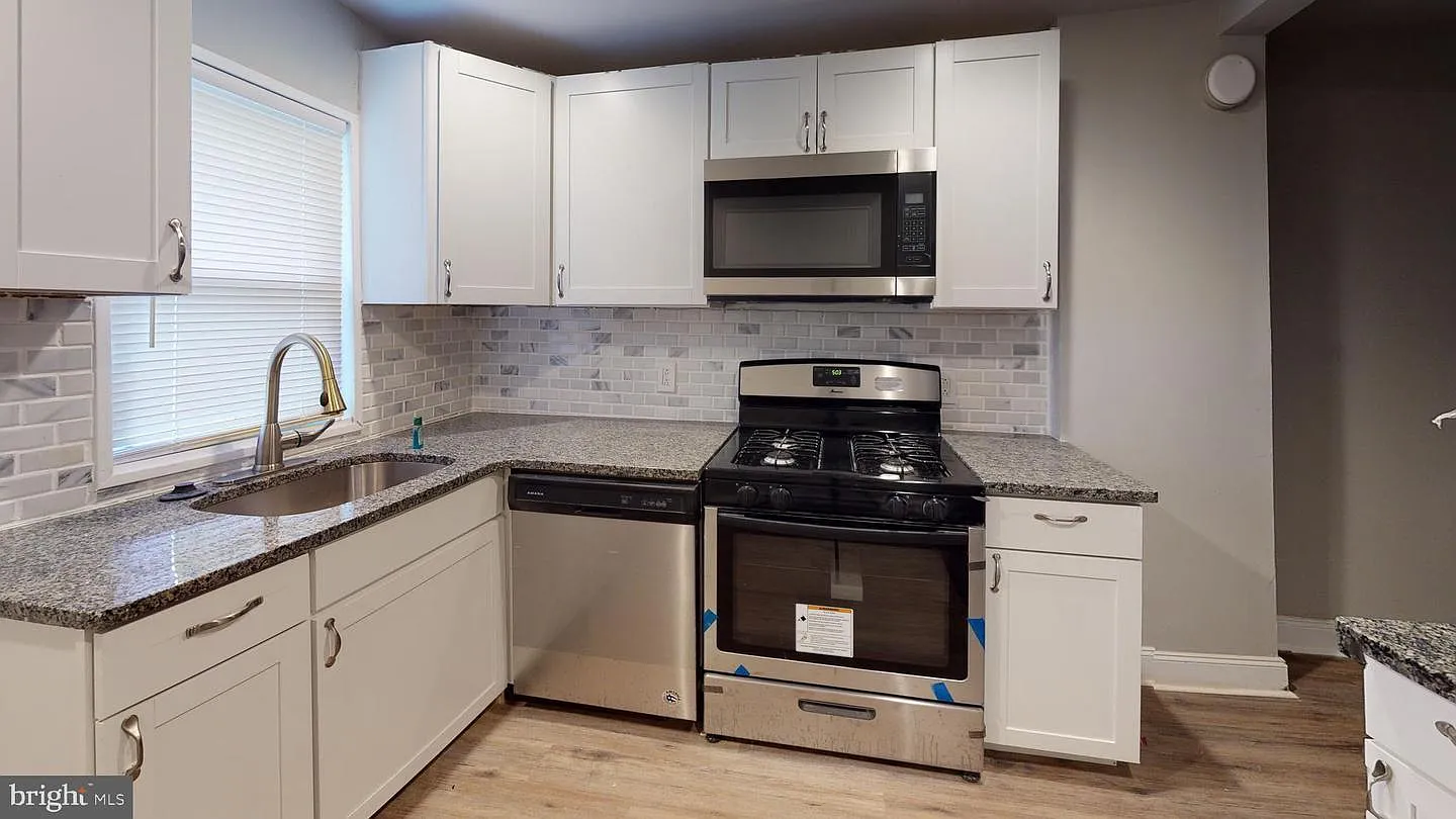 1 bed, 800 sqft, $1,100 — Photo 3