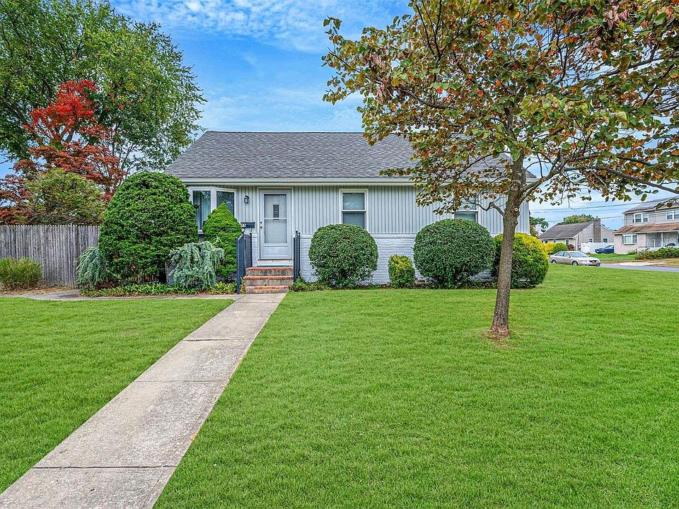 1st image of 75 Parkdale Drive