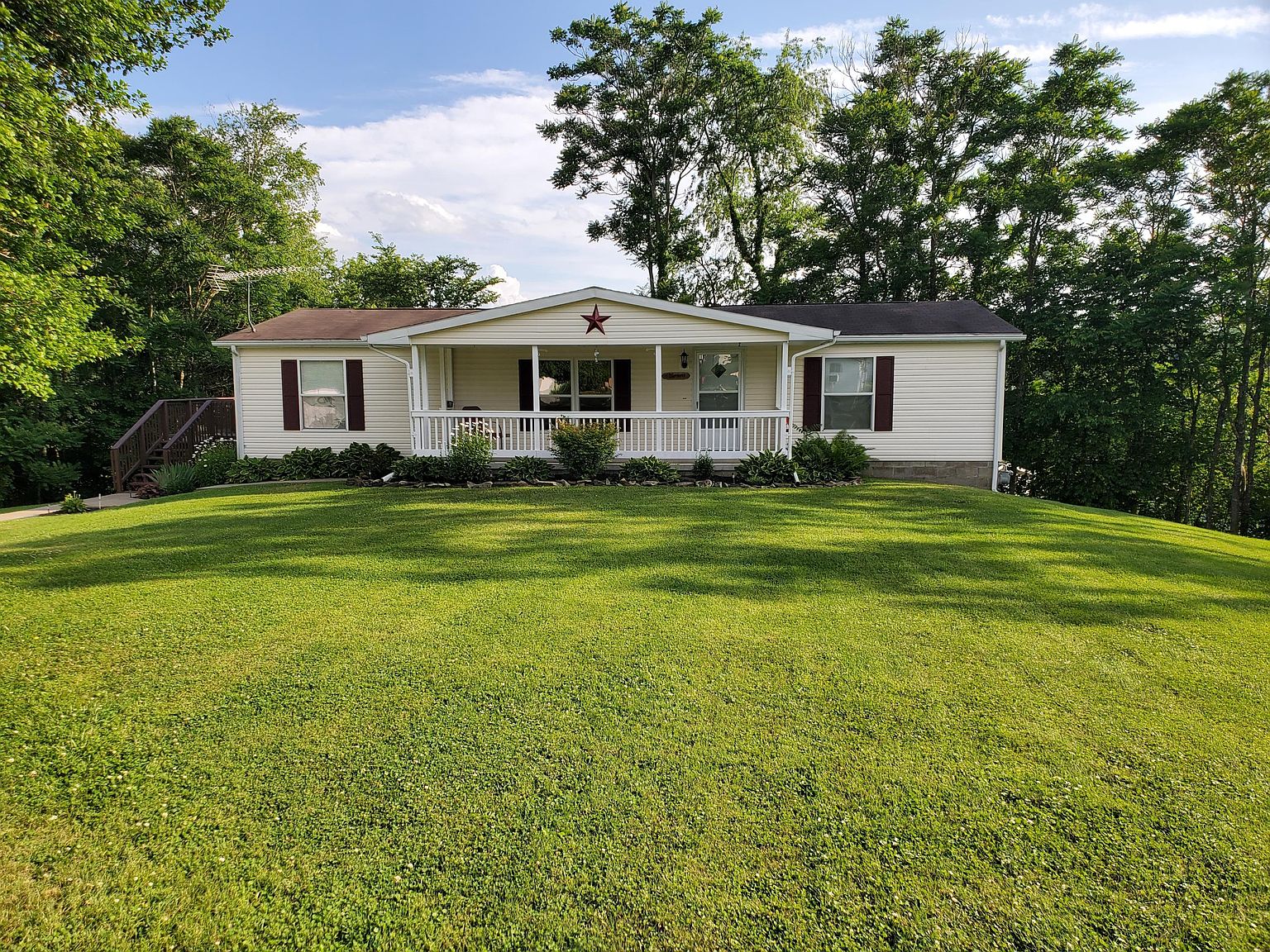301 Moss St, New Straitsville, OH 43766 Zillow