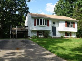 22 Pinoak Dr, Exeter, RI 02822