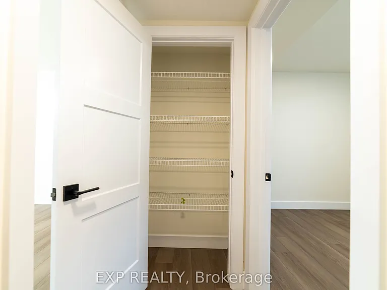 266 Hesselman Cres #BASEMENT — Photo 19