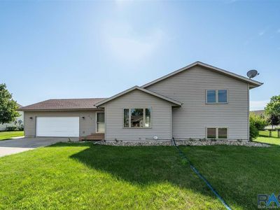 610 S Mary Dr, Tea, SD, 57064