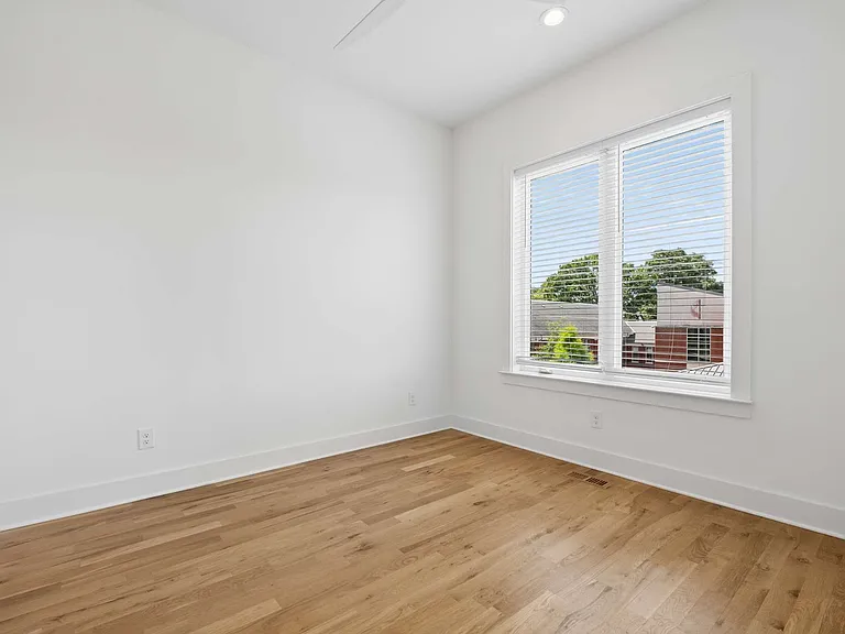 2225 Herman St — Photo 22