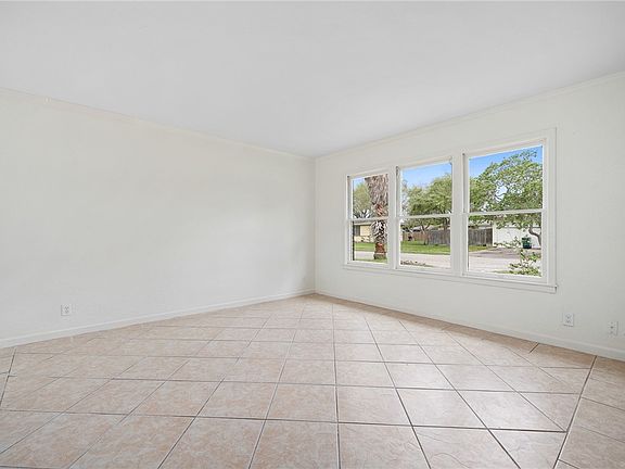 4th image of 4837 Monette Dr