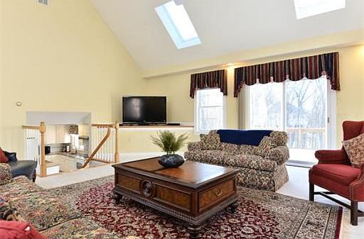 3rd image of 55 Teaberry Ln