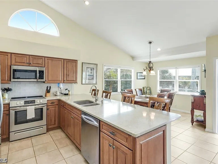 21580 Indian Bayou Dr #582 — Photo 5