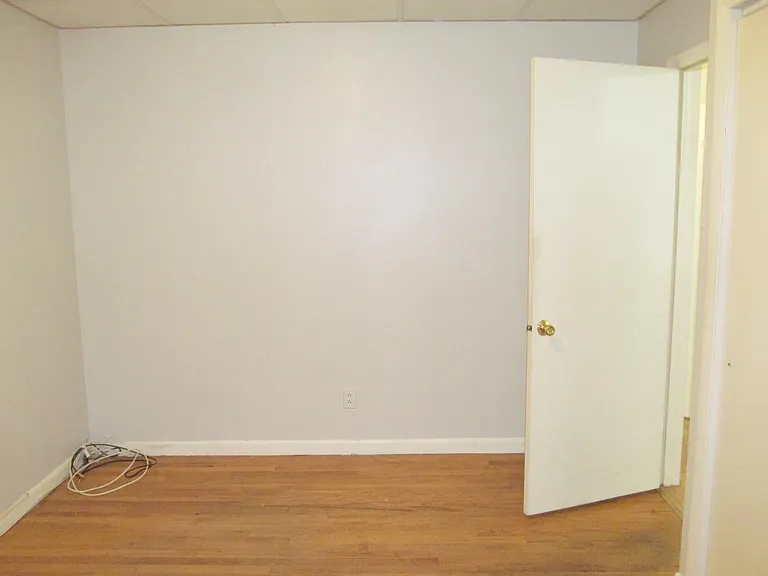 2 Wall St #1 — Photo 10