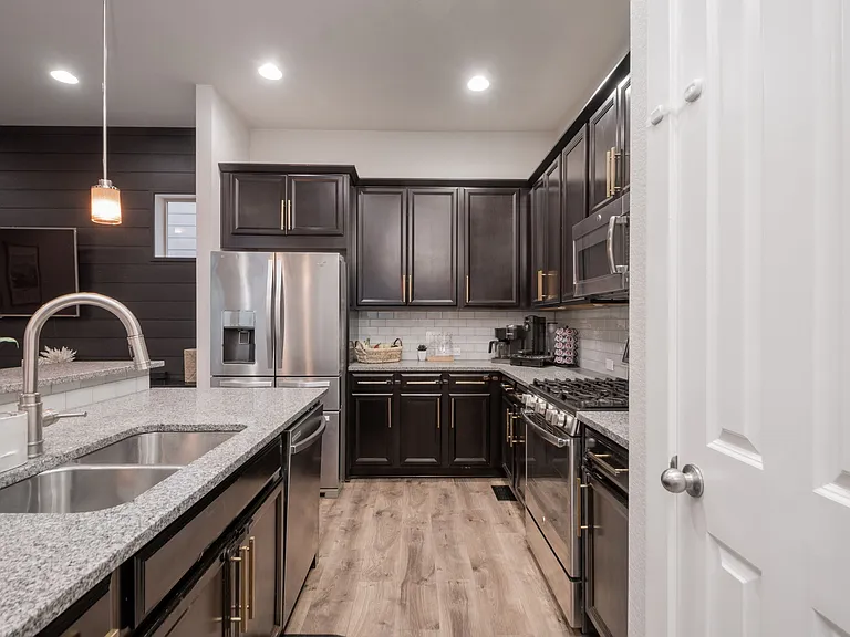 1385 W 66th Pl — Photo 12