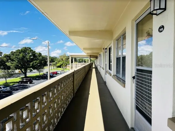 951 79th Ave N APT 318, Saint Petersburg, FL 33702