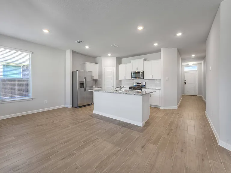 1210 Rockwater Dr — Photo 4