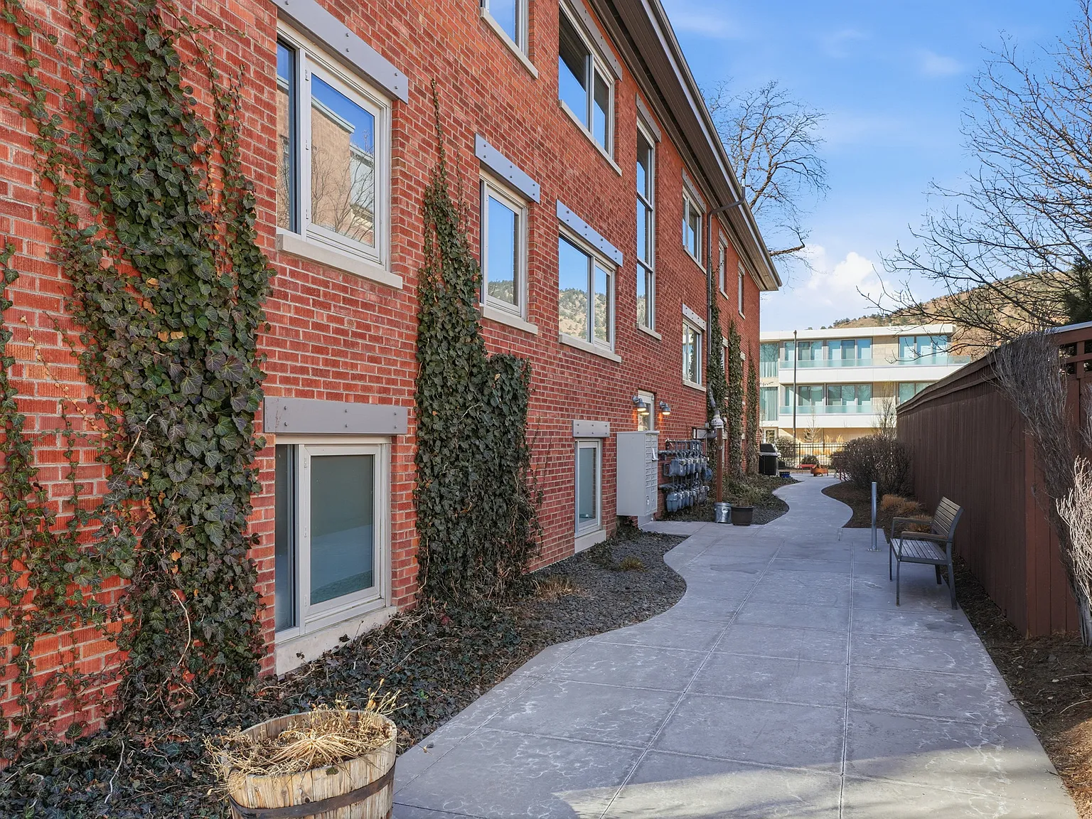 1 bed, 821 sqft, $2,000 — Photo 3