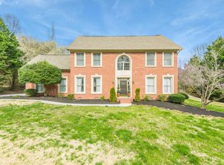 31 Riverside Dr, Oak Ridge, TN 37830