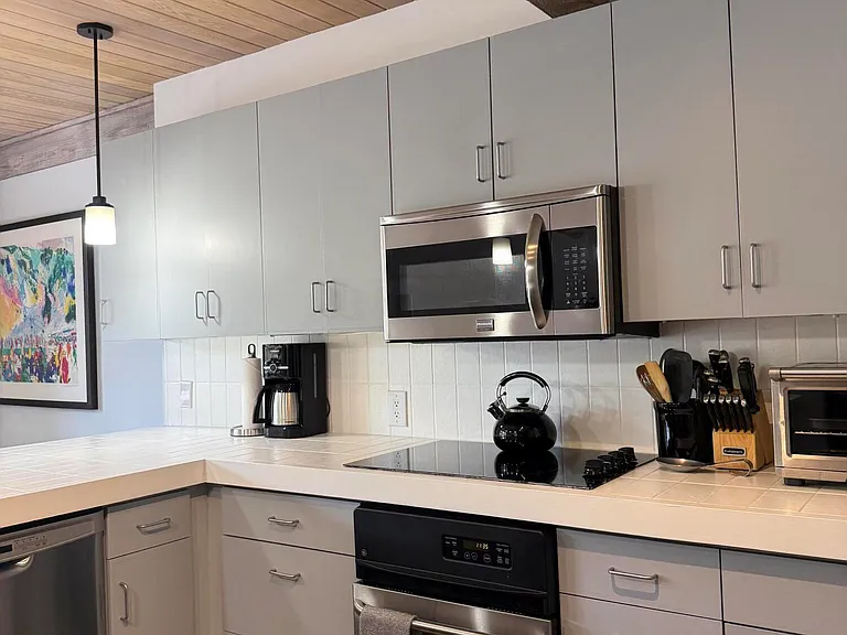 600 E Main St #406 — Photo 7