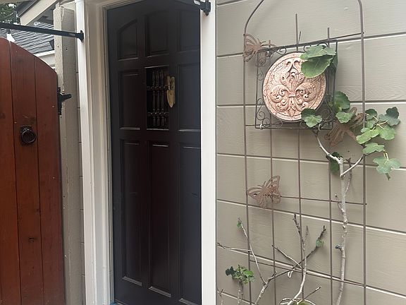 5th image of 72 Wellings Pl #1
