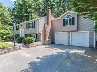 8 College Pond Rd, Plymouth, MA 02360