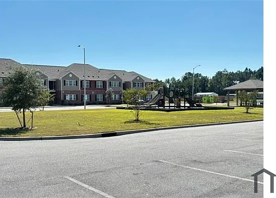 114 Wiregrass Ln #202