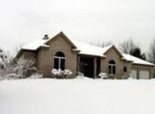 555 E Sternberg Rd, Norton Shores, MI