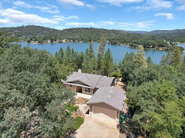 11887 Raven Ct, Penn Valley, CA 95946