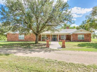 2001 N 11th St, Ballinger, TX 76821