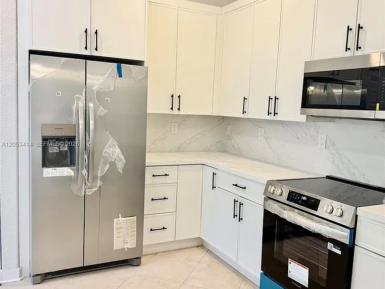 4946 SW 38th Way — Photo 16