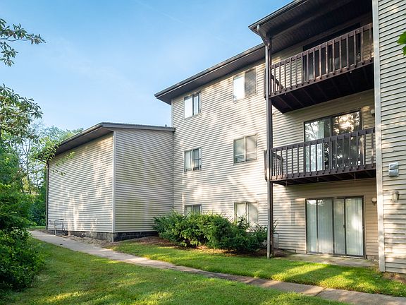 21-web-or-mls-Unit #11 17980 Cove St Spring Lake, MI, United States-21_09112025