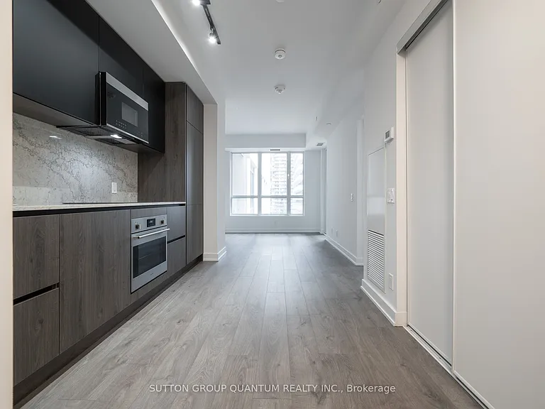 108 Peter St #1611 — Photo 2