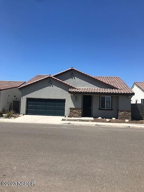 1st image of 4413 Hacienda Dr