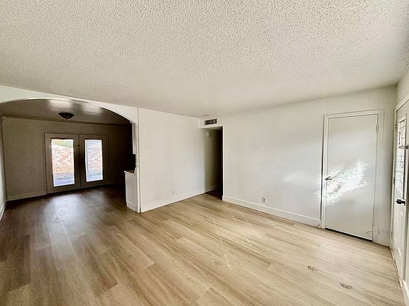 5th image of 6508 Evergreen Ave