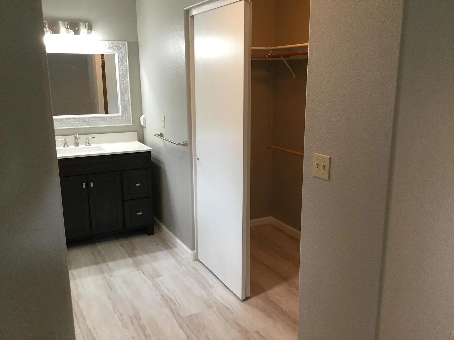 3 bed, 2.5 bath, 1581 sqft, $2,600 — Photo 3