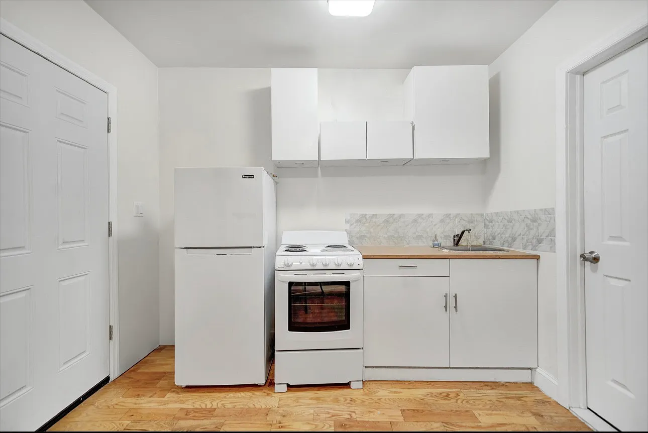 2240 Quimby Ave — Photo 2