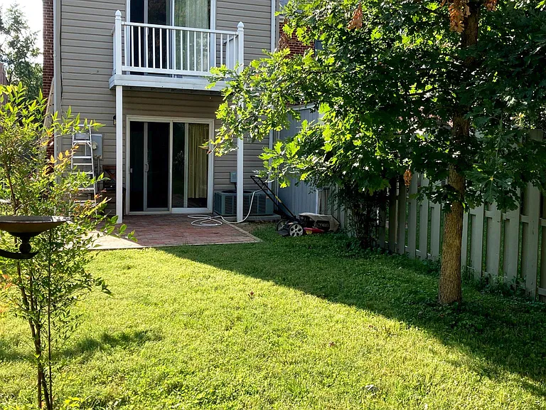 407 S Veitch St — Photo 19