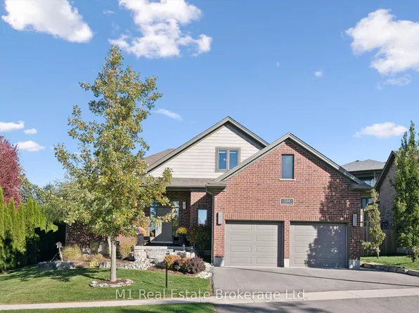 114 Andrews Dr W, Mapleton, ON N0G 1P0