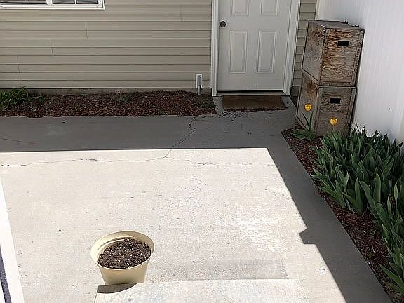 4th image of 872 Capital Ln