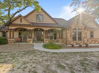 157 Copper Ridge Dr, La Vernia, TX 78121