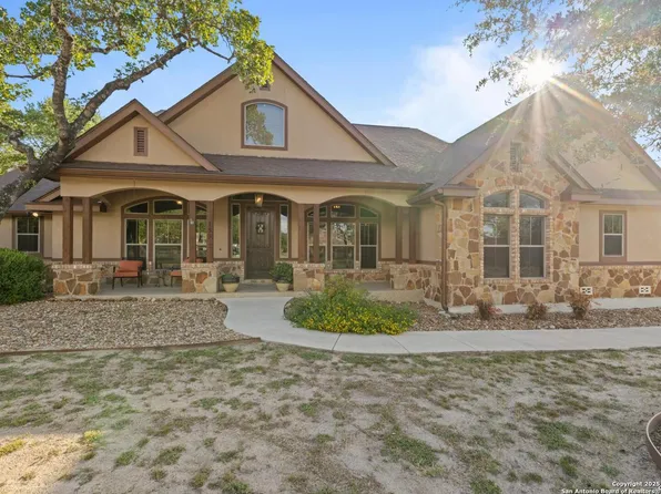 157 Copper Ridge, La Vernia, TX 78121