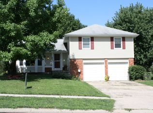 8802 Park St, Lenexa, KS 66215