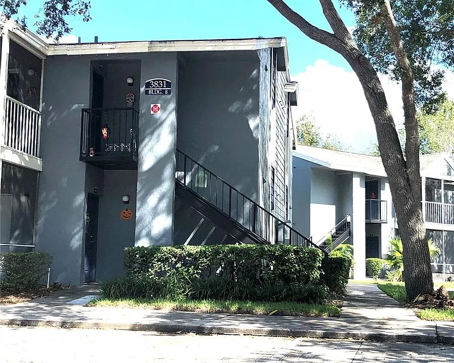 3831 Bowline Cir #204