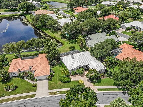 2nd image of 276 Royal Oak Way
