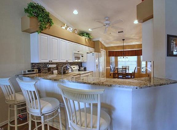 5th image of 10210 Washingtonia Palm Way APT 1721