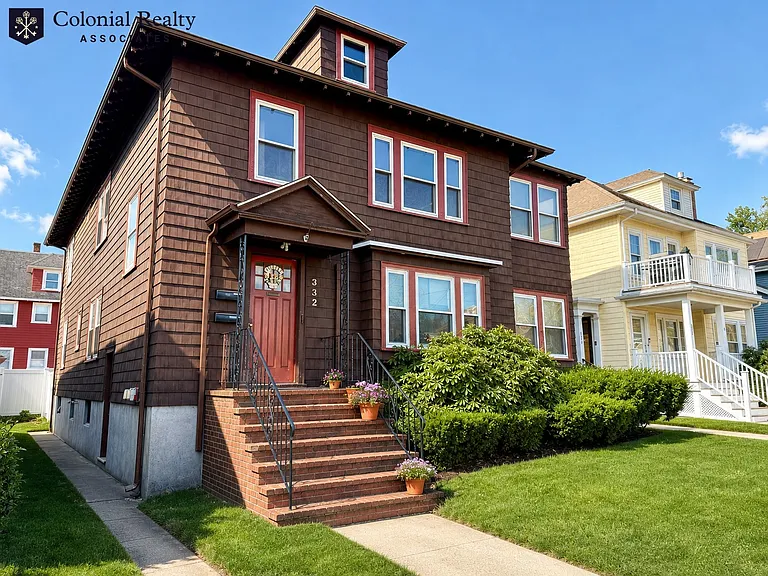 332 Belmont St #2 — Photo 25