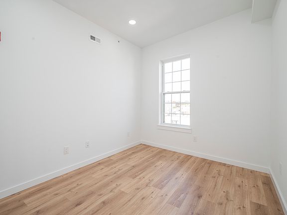 3rd image of 2045-49 Trenton Ave #10