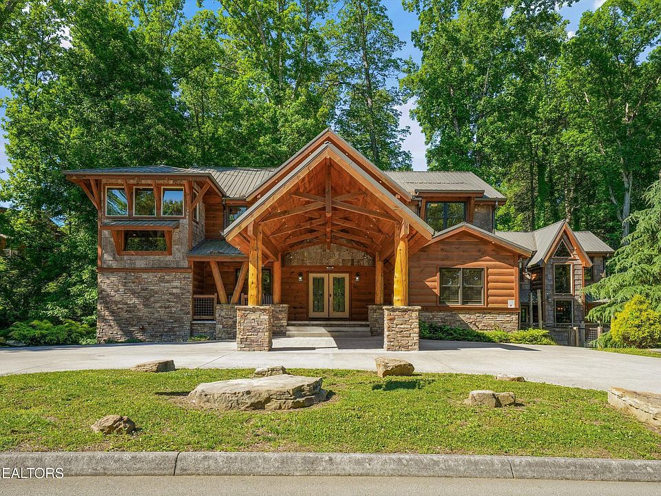 1st image of 2716 Dayne Dr