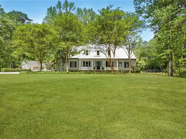 1024 Pleasant Ridge Dr, Chesapeake, VA 23322