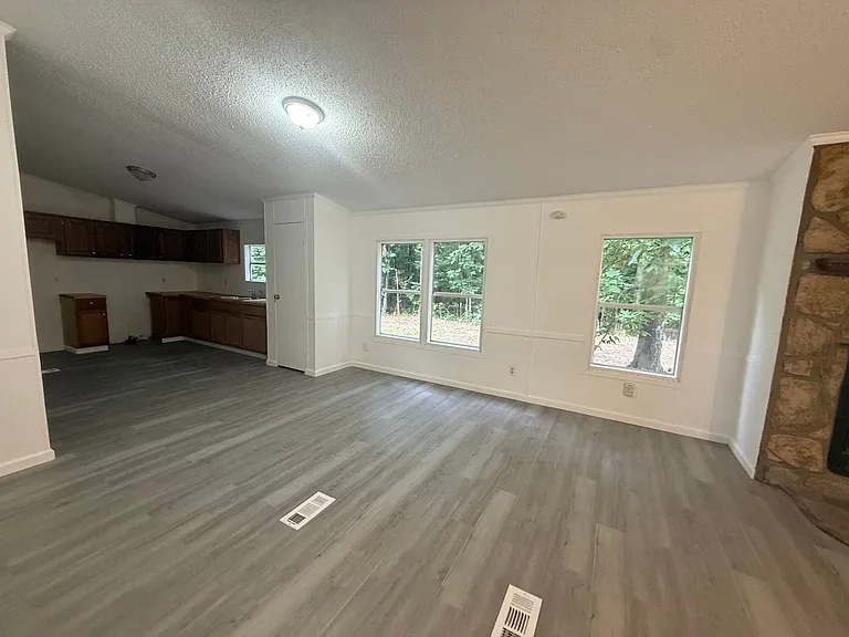 200 Painter Rd NE — Photo 7