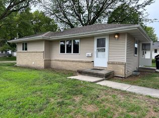 4802 Lawnwoods Dr, Des Moines, IA 50310