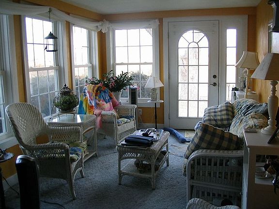 watch the sunrise room!