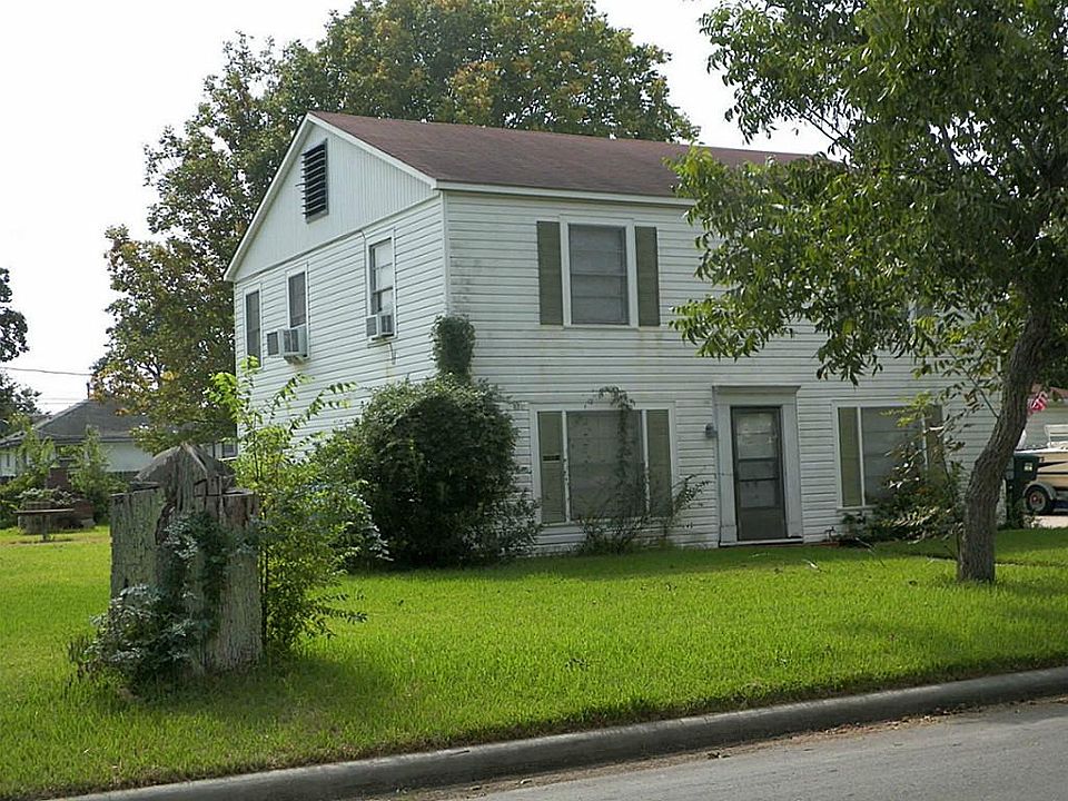 Big house with so much potential