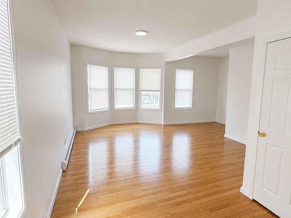 1st image of 141 N Hamilton St APT B